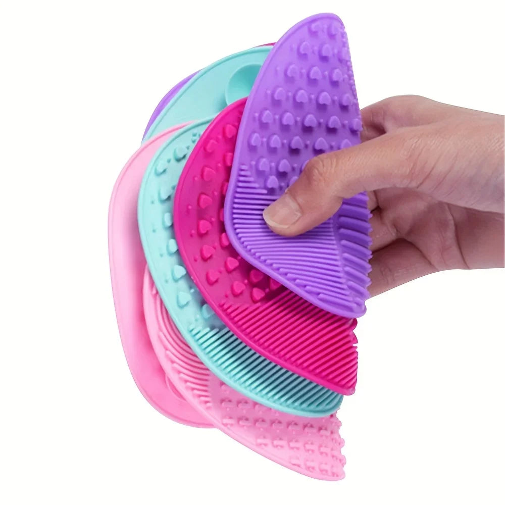 Reusable, Apple-Shaped Brush SiliconeScrubbing Pad with Suction Cup Secure Hold, Beauty Tool for Gentle Makeup Brush Cleaning