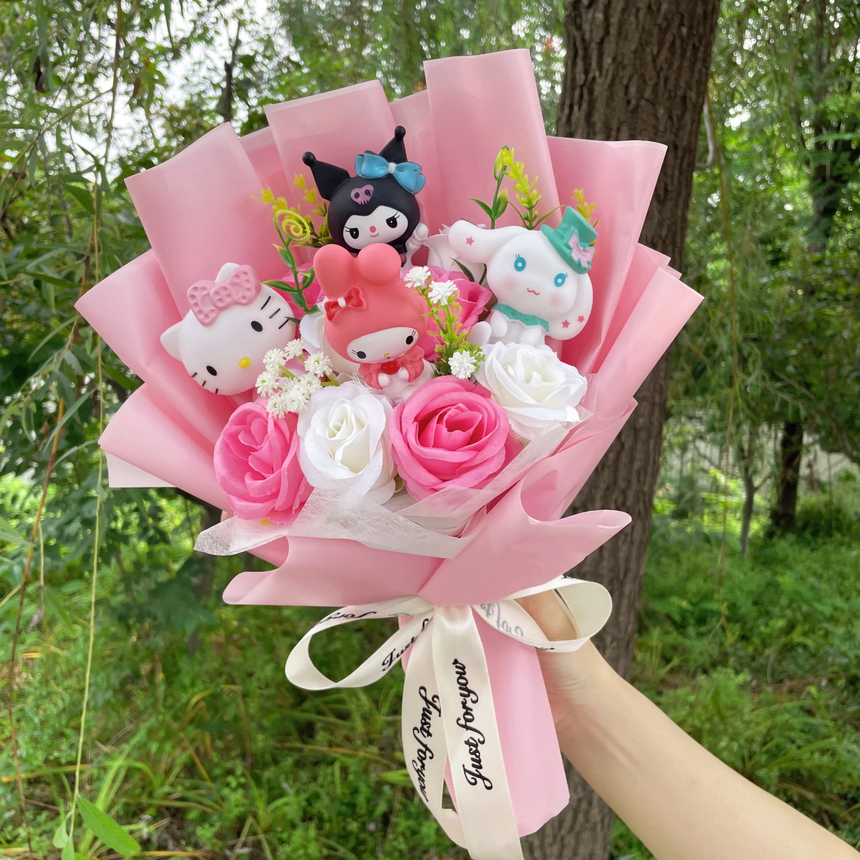 Cartoon Vinyl Doll Action Figures With Artificial Flower Creative Bouquet Christmas Valentine Birthday Gifts